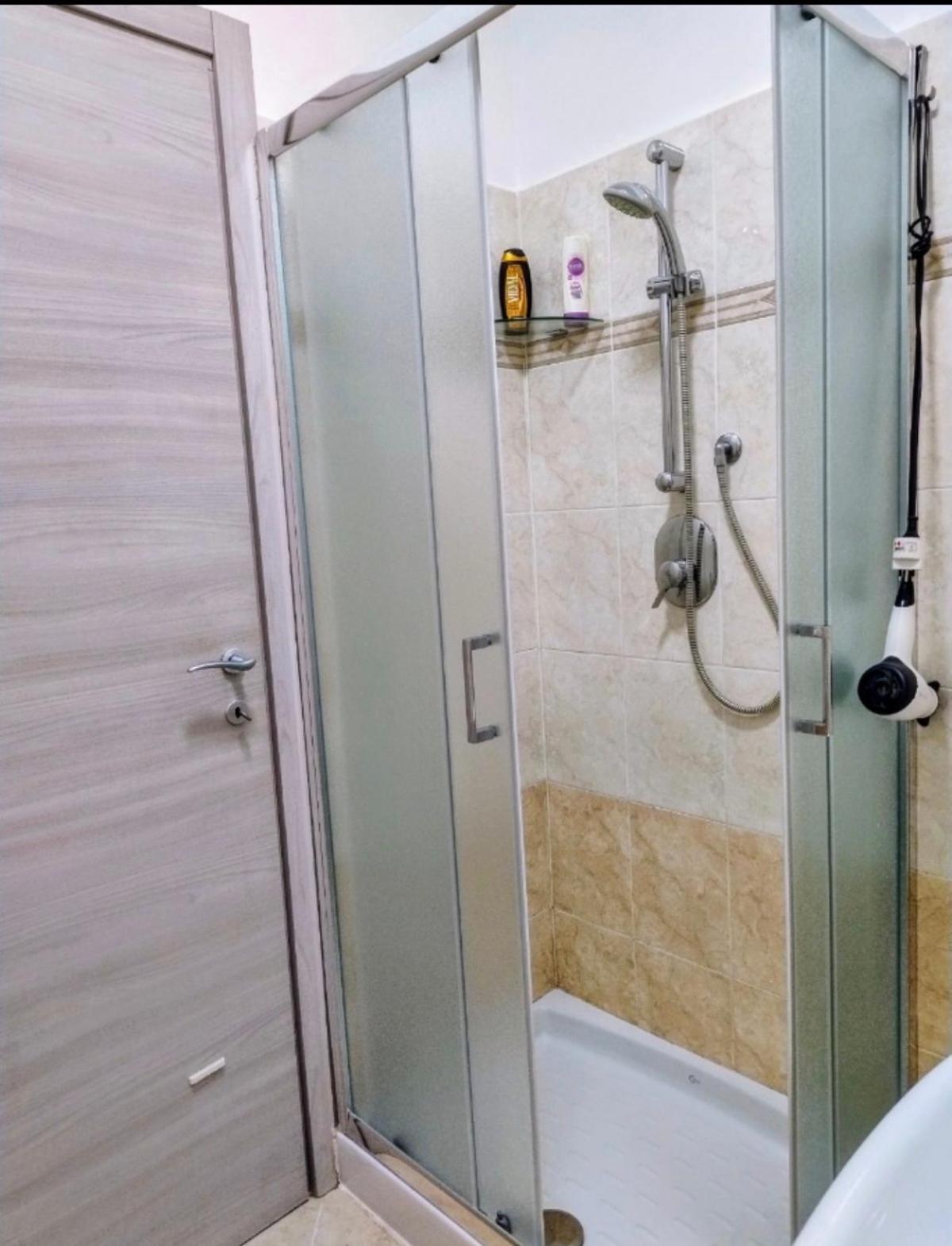 Camera Privata Nell'Appartamento In Zona Residenziale Con 2 Piscine ラッパロ エクステリア 写真